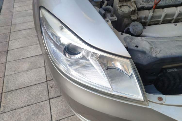 Used Skoda Octavia 2013 1.6L Automatic Yijun Edition Right Front Headlight