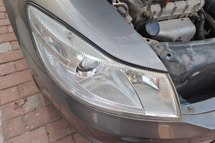 Used Skoda Octavia 2013 1.6L Manual Yijie Edition Right Front Headlight