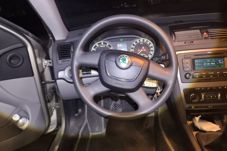 Used Skoda Octavia 2013 1.6L Manual Yijun Edition Steering Wheel