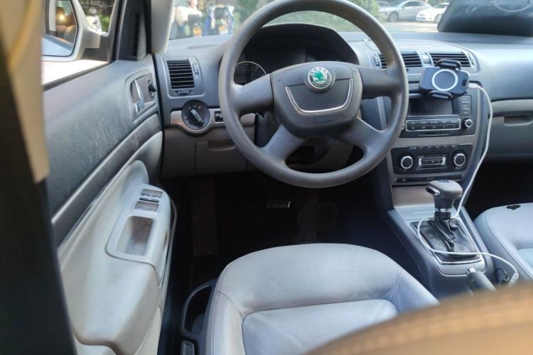 Used Skoda Octavia 2013 1.6L Automatic Yijun Edition Steering Wheel