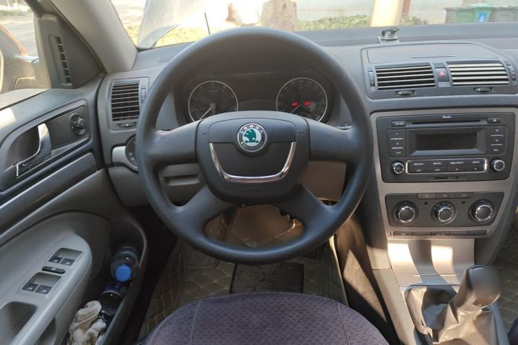 Used Skoda Octavia 2013 1.6L Manual Yijie Edition Steering Wheel
