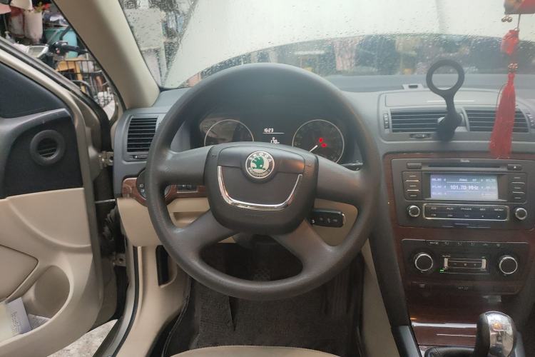 Used Skoda Octavia 2013 1.6L Manual Yijun Edition Steering Wheel