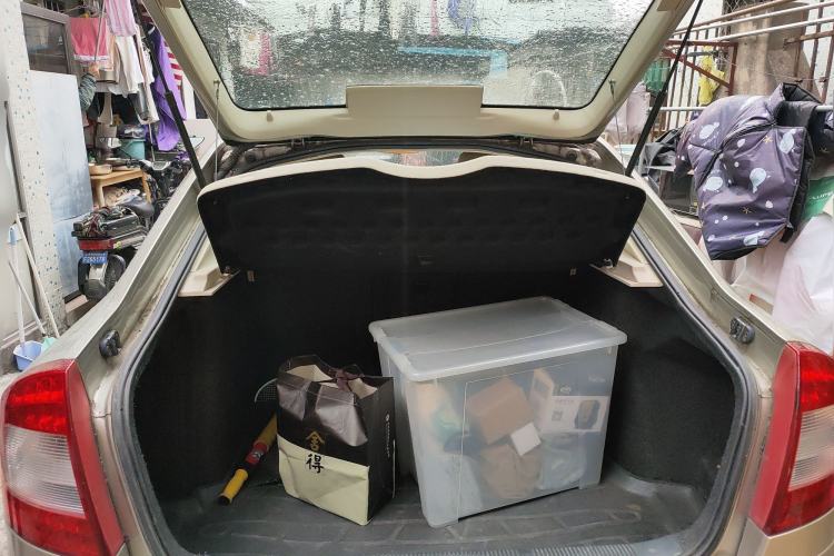 Used Skoda Octavia 2013 1.6L Manual Yijun Edition Trunk