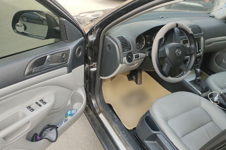 Used Skoda Octavia 2014 1.6L Automatic Yijun Edition Driver Seat