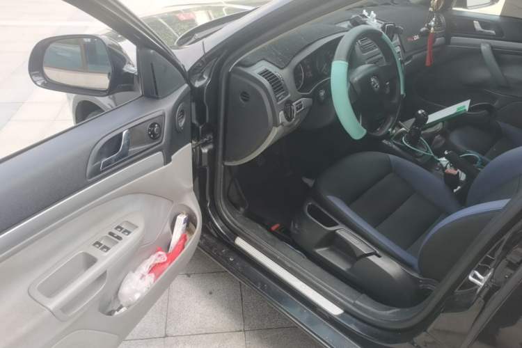 Used Skoda Octavia 2014 1.6L Manual Yijie Edition Driver Seat