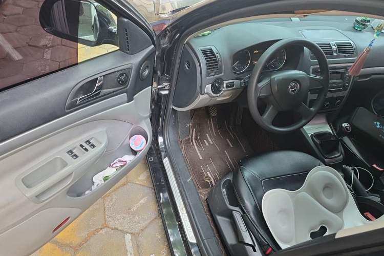 Used Skoda Octavia 2014 1.6L Manual Yijie Edition Driver Seat
