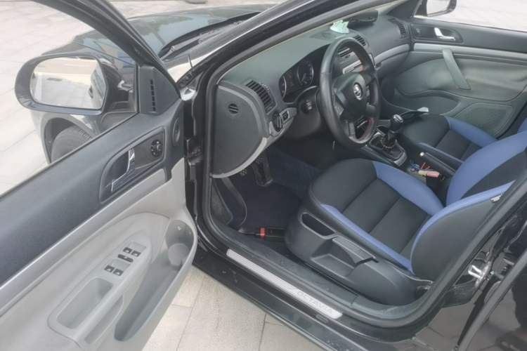 Used Skoda Octavia 2014 1.6L Manual Yijie Edition Driver Seat