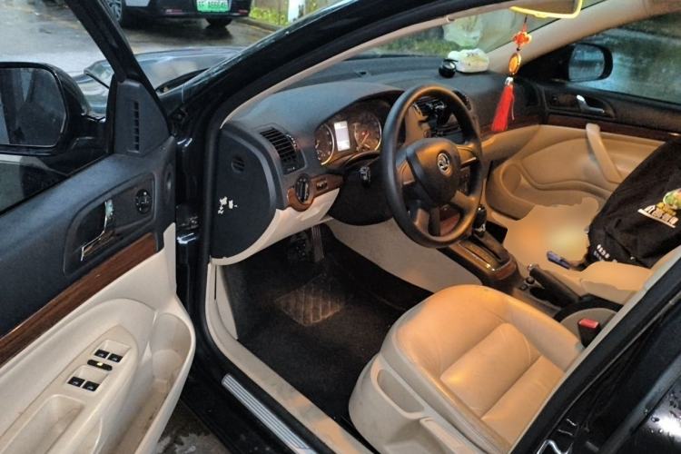 Used Skoda Octavia 2014 1.6L Automatic Yijun Edition Driver Seat