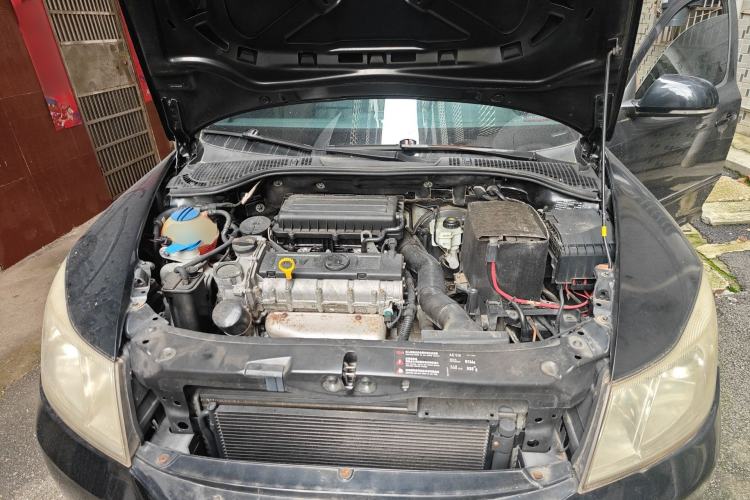 Used Skoda Octavia 2014 1.6L Manual Yijie Edition Engine Bay