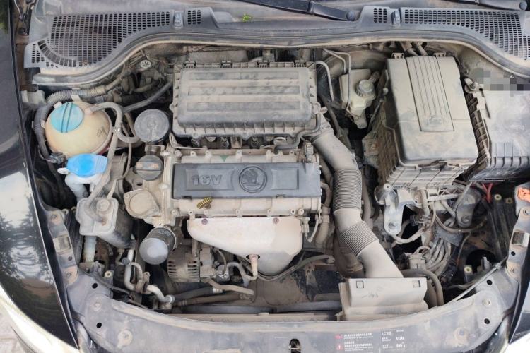 Used Skoda Octavia 2014 1.6L Automatic Yijie Edition Engine Bay
