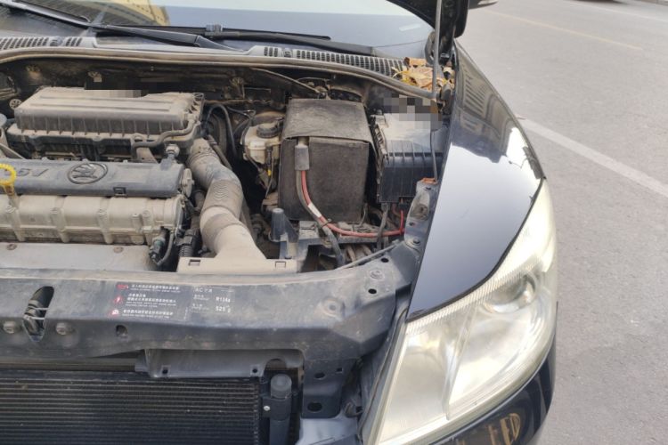 Used Skoda Octavia 2014 1.6L Automatic Yijun Edition Engine Bay Left