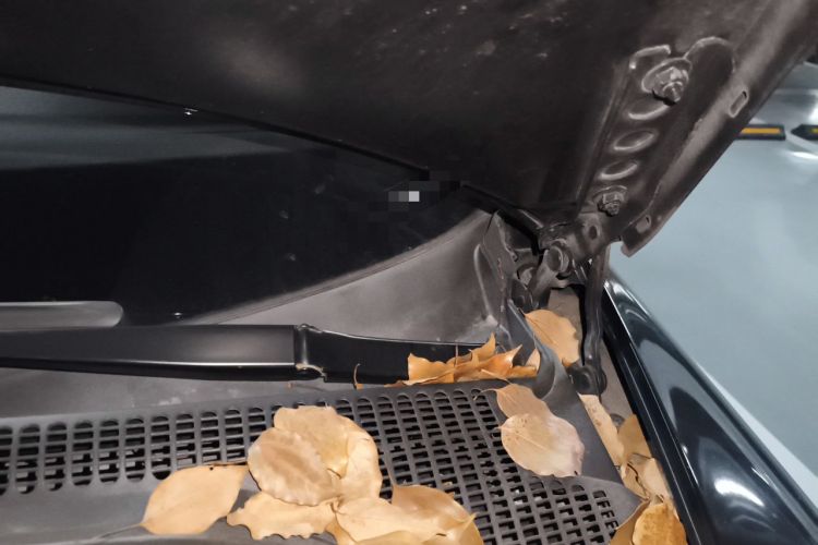 Used Skoda Octavia 2014 1.6L Automatic Yijun Edition Engine Bay Left