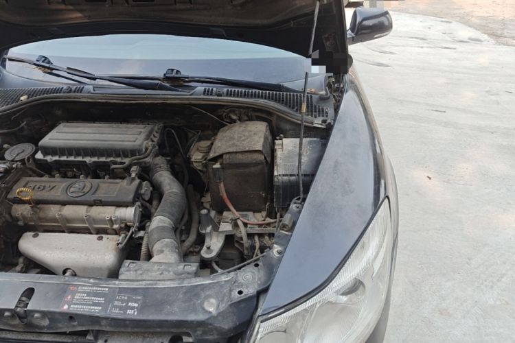 Used Skoda Octavia 2014 1.6L Automatic Yijie Edition Engine Bay Left