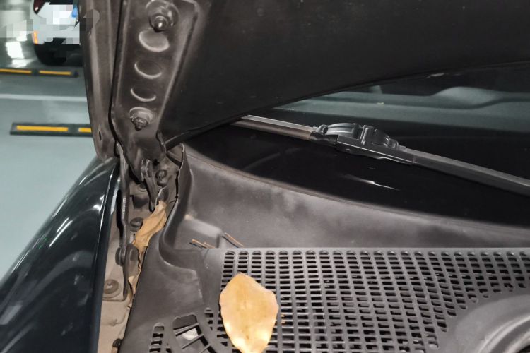 Used Skoda Octavia 2014 1.6L Automatic Yijun Edition Engine Bay Right