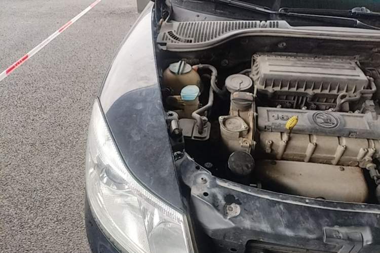 Used Skoda Octavia 2014 1.6L Automatic Yijie Edition Engine Bay Right