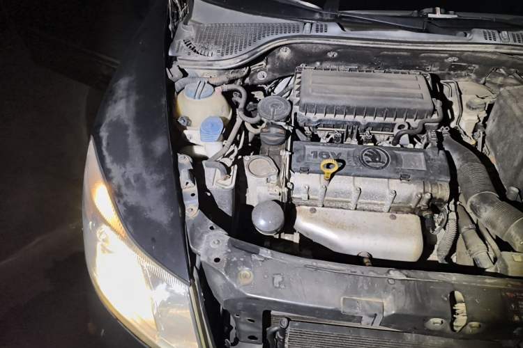 Used Skoda Octavia 2014 1.6L Automatic Yijun Edition Engine Bay Right