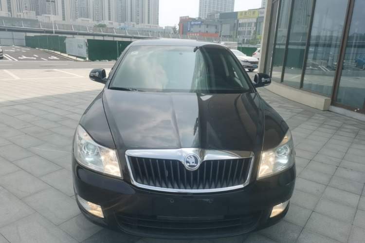 Used Skoda Octavia 2014 1.6L Manual Yijie Edition Front
