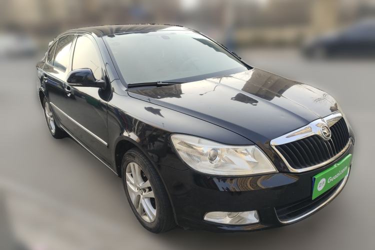 Used Skoda Octavia 2014 1.6L Automatic Yijun Edition Front Right 45 Deg