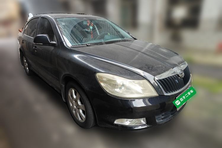 Used Skoda Octavia 2014 1.6L Manual Yijie Edition Front Right 45 Deg