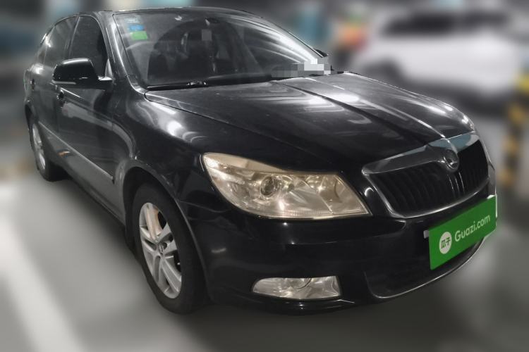 Used Skoda Octavia 2014 1.6L Automatic Yijun Edition Front Right 45 Deg