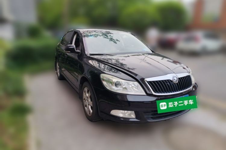 Used Skoda Octavia 2014 1.6L Automatic Yijie Edition Front Right 45 Deg