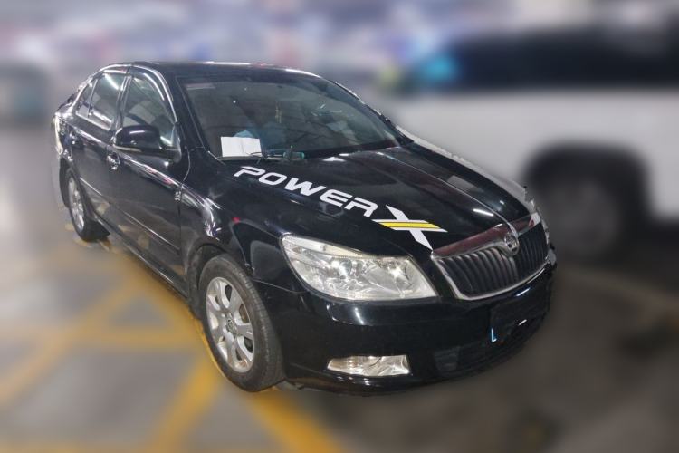 Used Skoda Octavia 2014 1.6L Manual Yijie Edition Front Right 45 Deg
