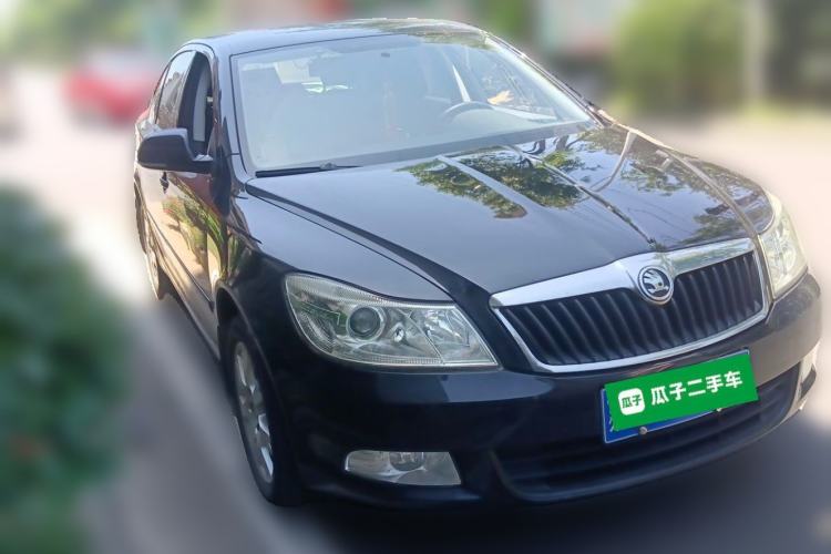 Used Skoda Octavia 2014 1.6L Automatic Yijie Edition Front Right 45 Deg