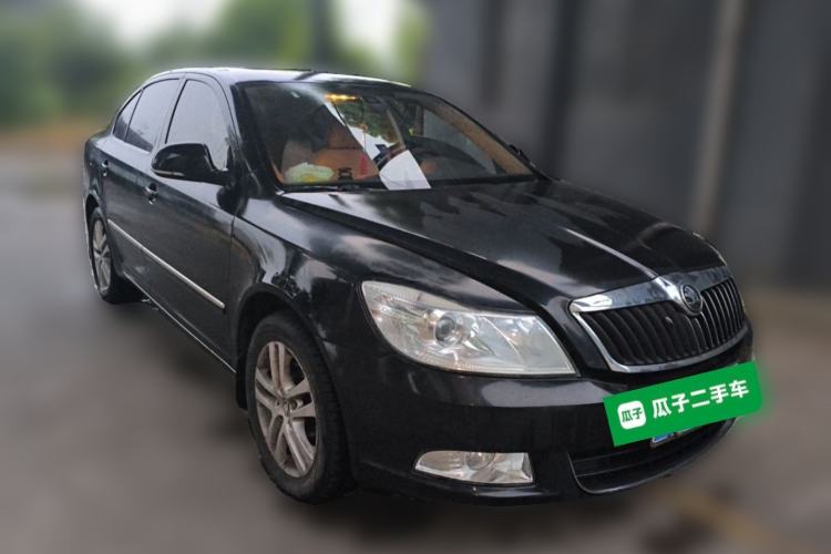 Used Skoda Octavia 2014 1.6L Automatic Yijun Edition Front Right 45 Deg