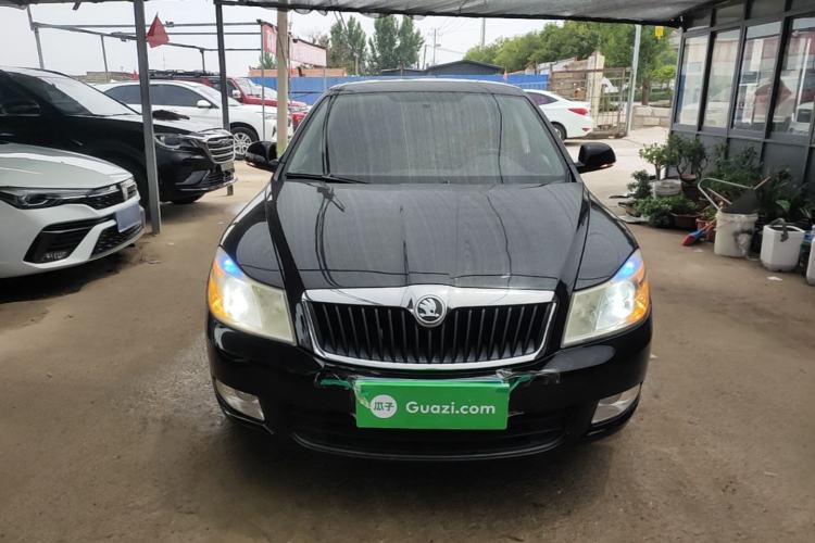 Used Skoda Octavia 2014 1.6L Manual Eado Edition Front