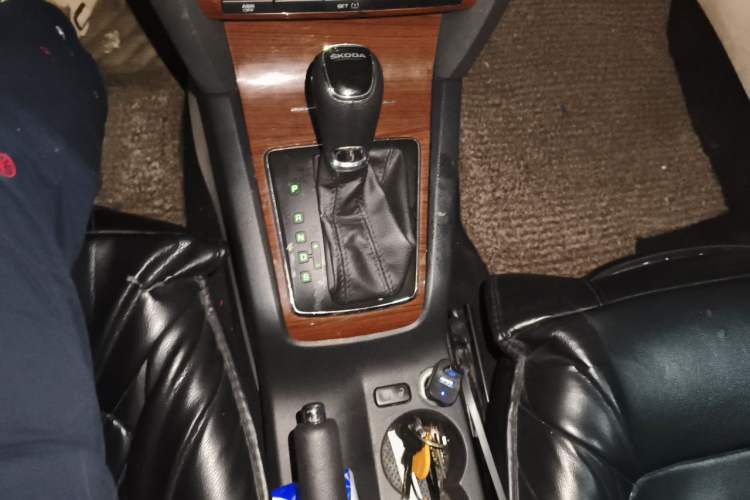 Used Skoda Octavia 2014 1.6L Automatic Yijun Edition Gear Lever