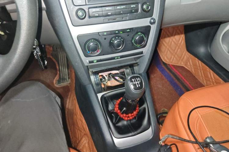 Used Skoda Octavia 2014 1.6L Manual Yijie Edition Gear Lever
