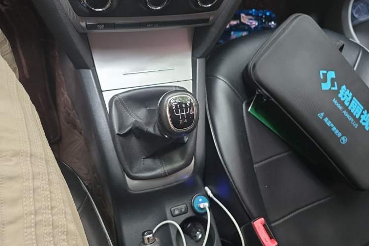 Used Skoda Octavia 2014 1.6L Manual Yijie Edition Gear Lever