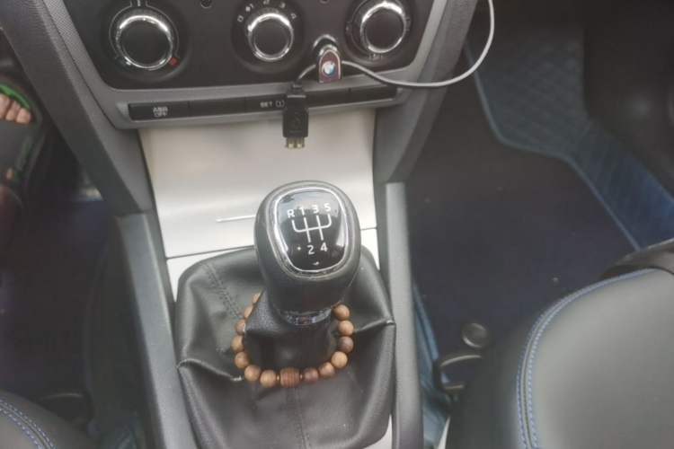Used Skoda Octavia 2014 1.6L Manual Yijie Edition Gear Lever