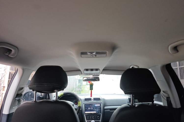 Used Skoda Octavia 2014 1.6L Manual Yijie Edition Headliner