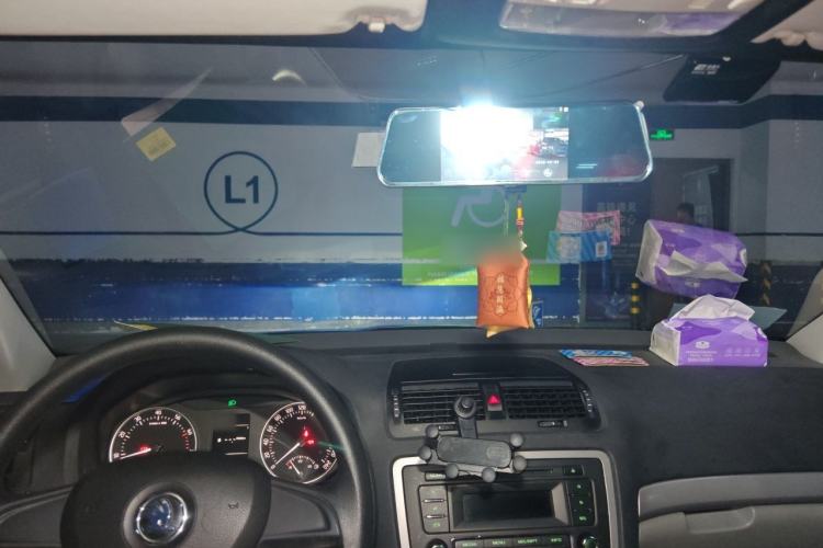 Used Skoda Octavia 2014 1.6L Manual Yijie Edition Headliner