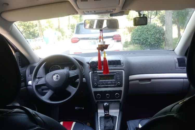 Used Skoda Octavia 2014 1.6L Automatic Yijie Edition Headliner