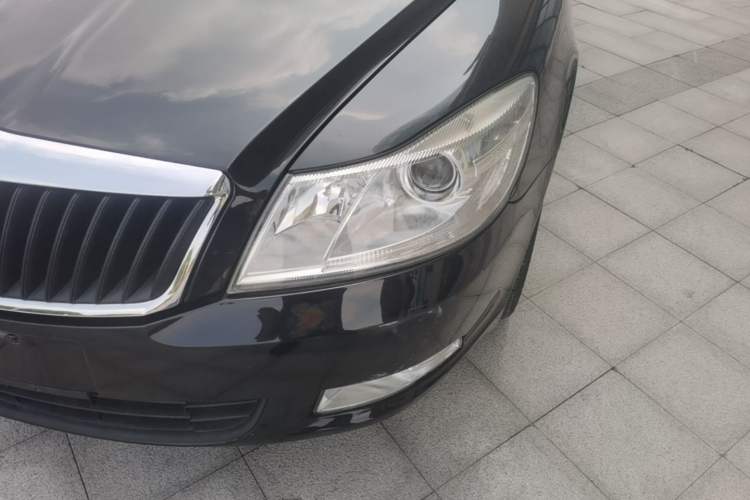Used Skoda Octavia 2014 1.6L Manual Yijie Edition Left Front Headlight