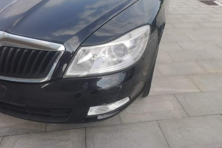 Used Skoda Octavia 2014 1.6L Manual Yijie Edition Left Front Headlight