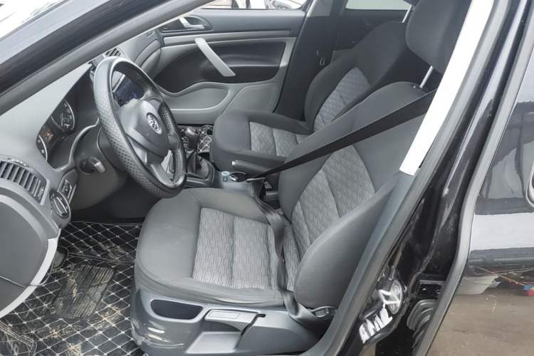Used Skoda Octavia 2014 1.6L Manual Eado Edition Left Front Seat