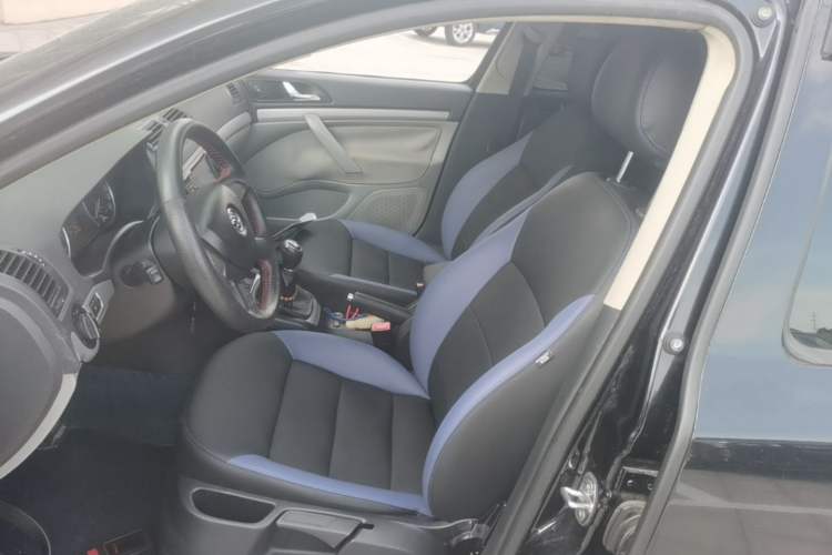 Used Skoda Octavia 2014 1.6L Manual Yijie Edition Left Front Seat