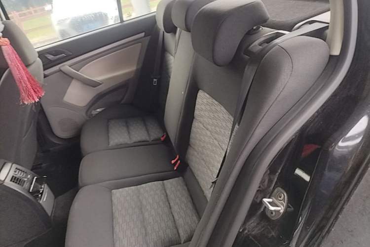 Used Skoda Octavia 2014 1.6L Automatic Yijie Edition Left Rear Seat
