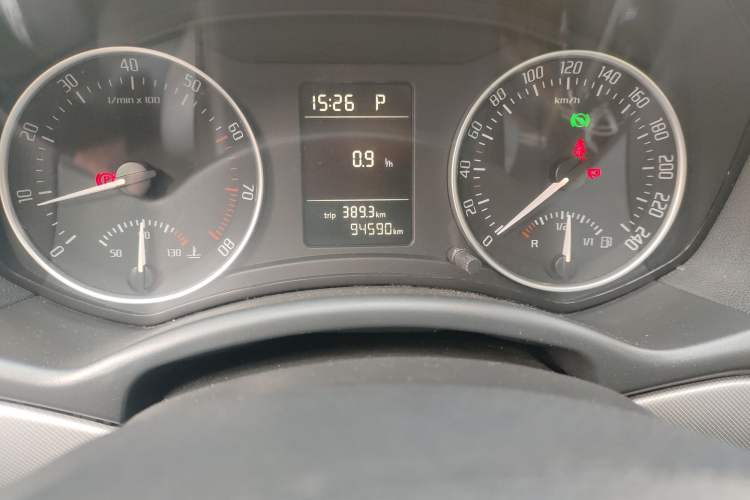 Used Skoda Octavia 2014 1.6L Automatic Yijun Edition Odometer Close Up