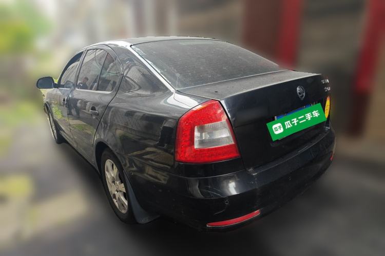 Used Skoda Octavia 2014 1.6L Manual Yijie Edition Rear Left 45 Deg