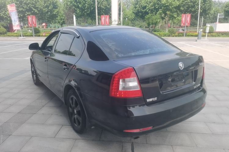 Used Skoda Octavia 2014 1.6L Manual Yijie Edition Rear Left 45 Deg