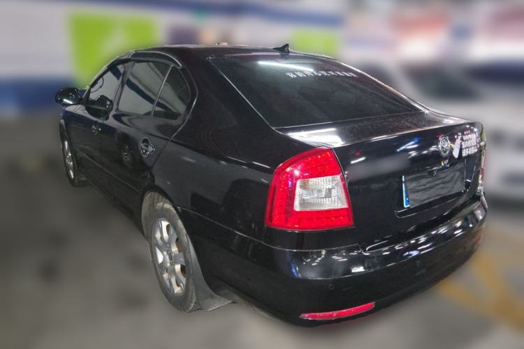 Used Skoda Octavia 2014 1.6L Manual Yijie Edition Rear Left 45 Deg