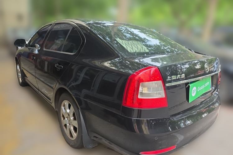 Used Skoda Octavia 2014 1.6L Manual Yijie Edition Rear Left 45 Deg