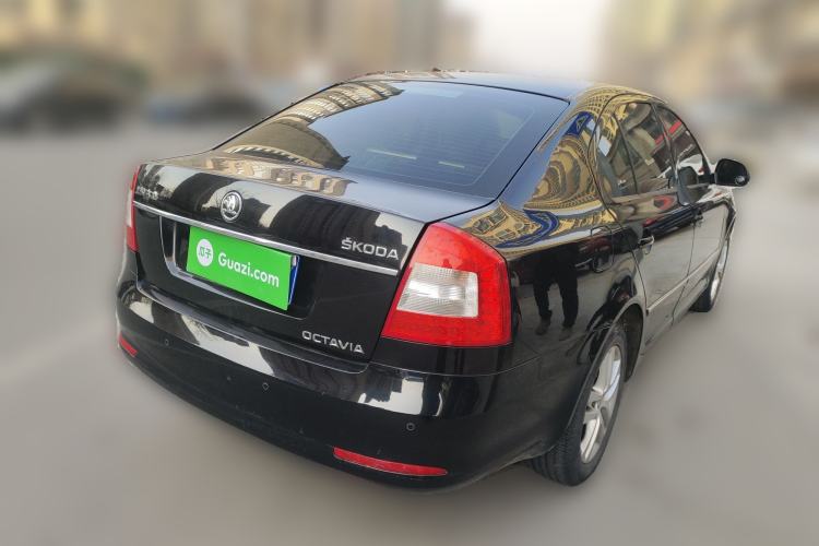 Used Skoda Octavia 2014 1.6L Automatic Yijun Edition Rear Right 45 Deg