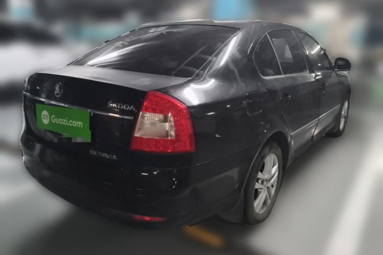 Used Skoda Octavia 2014 1.6L Automatic Yijun Edition Rear Right 45 Deg