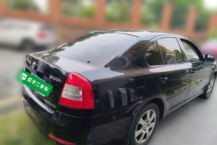 Used Skoda Octavia 2014 1.6L Automatic Yijie Edition Rear Right 45 Deg