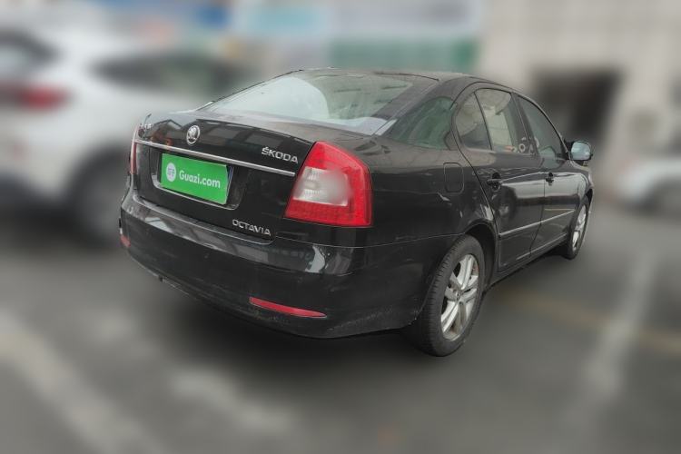 Used Skoda Octavia 2014 1.6L Manual Yijun Edition Rear Right 45 Deg